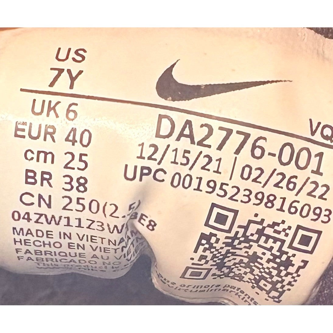 Nike Star Runner 4 Black Athletic Running Shoes Sneakers Womens size 8.5 or 7Y7