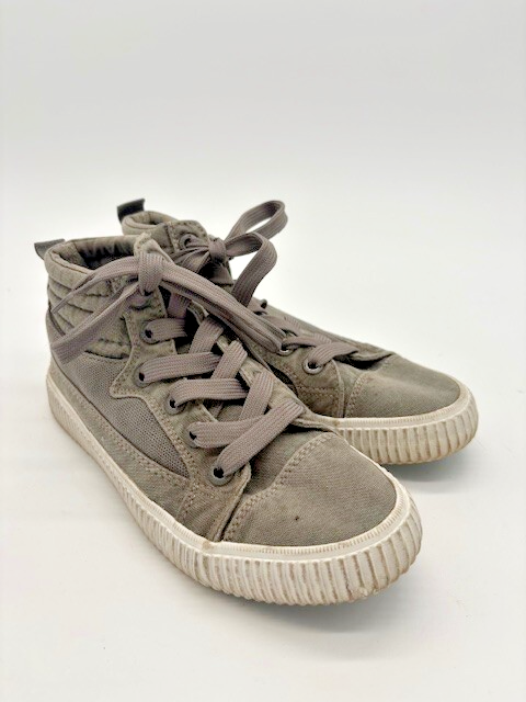 Blowfish Malibu Women Mamba Sneaker Sweet Gray Color Washed Canvas Size 71