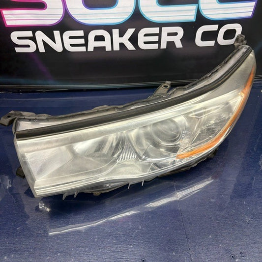 2014-2016 Toyota Highlander Halogen Left Side Headlight Assembly OEM 81150-0E1800