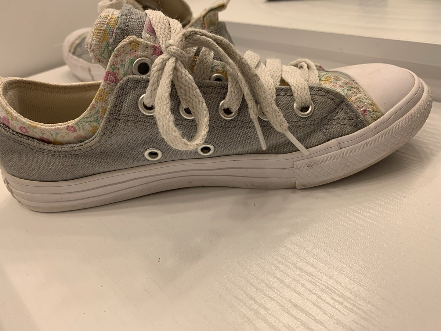 Converse Floral Gray Size 3 Women Girls Casual Low Top10