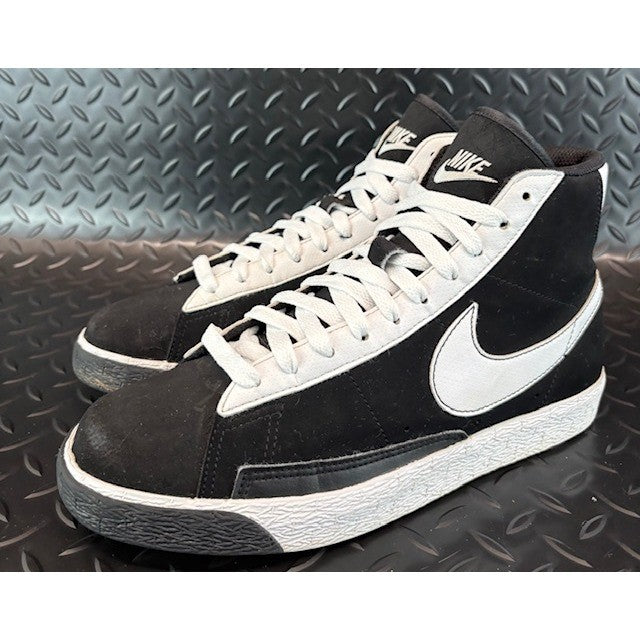 Nike Blazer Mid 77 Black White Suede 318705-013 Mens sneakers size 7 or 7Y0