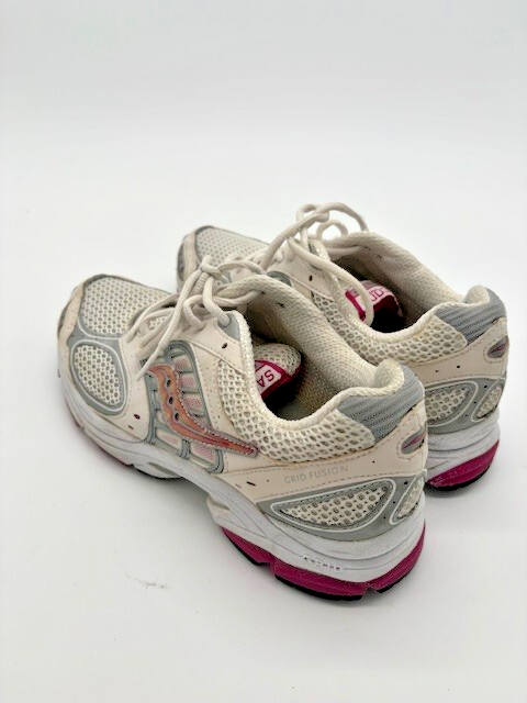 Saucony running shoes sneakers style 1893-3 off-white with pink2
