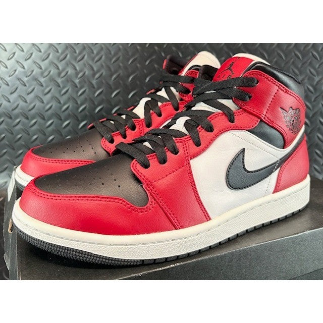 Jordan 1 Mid Chicago Toe Red Black White 554724-069 Mens sneakers size 9.50