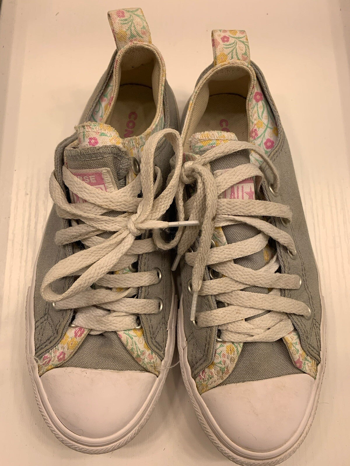 Converse Floral Gray Size 3 Women Girls Casual Low Top2