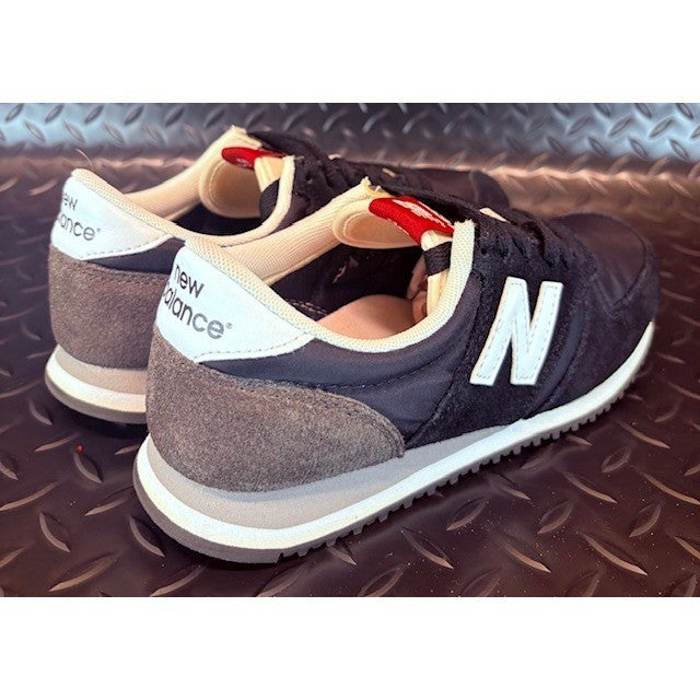New Balance 420 Black Suede Athletic Sneakers Shoes Mens size 4.52