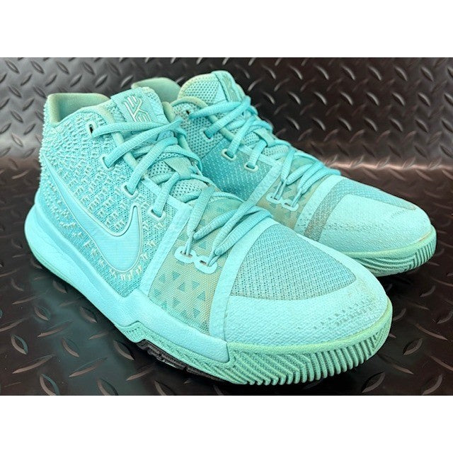 Nike Kyrie 3 Aqua Light Blue 859466-401 Mens sneakers size 7 or Youth 7Y1