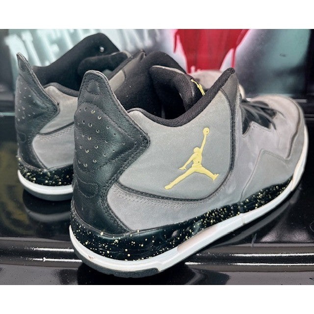 Jordan Courtside Cool Gray Sonic Yellow 2011 Jumpman Basketball Sneakers Size 132