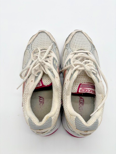 Saucony running shoes sneakers style 1893-3 off-white with pink4