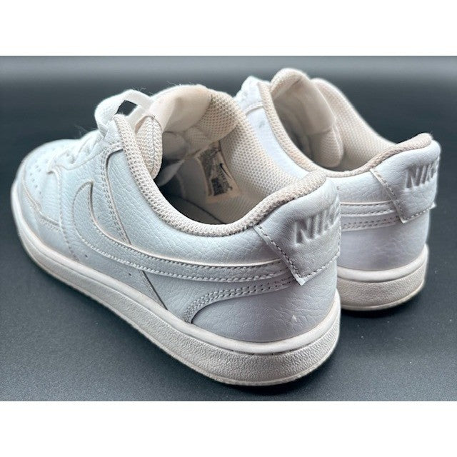 Nike Womens Court Vision Low White size 7.5 Leather Sneakers Walking Shoes AF13