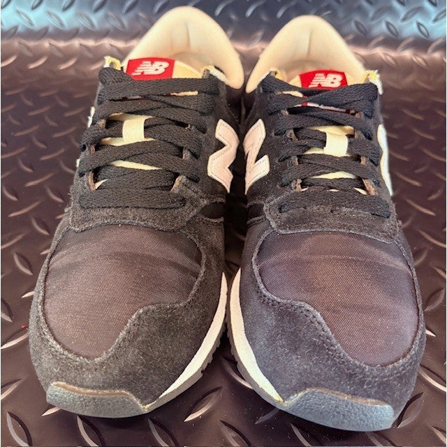 New Balance 420 Black Suede Athletic Sneakers Shoes Mens size 4.54