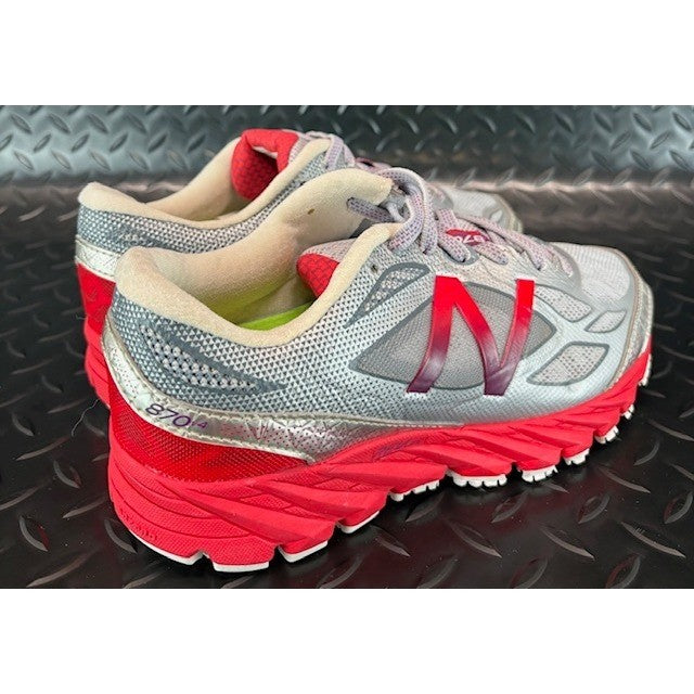 New Balance 870v4 Running Shoes Sneakers Silver Red Lightweight Womens size 52