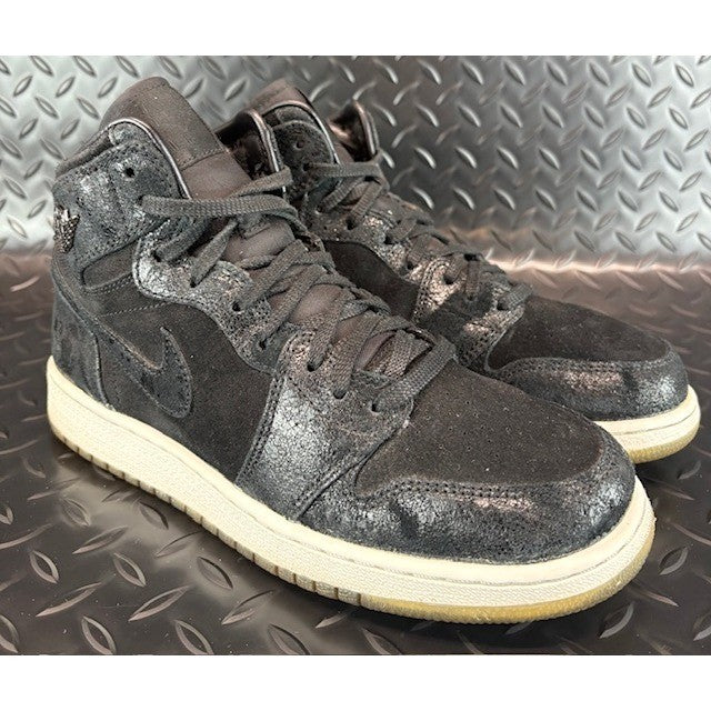 Nike Air Jordan 1 Retro High Heiress Black Suede 832596-001 Mens size 6 or 6Y1