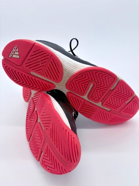 Mens size 10.5 Adidas Bounce sneakers Black with pink PYV7020016