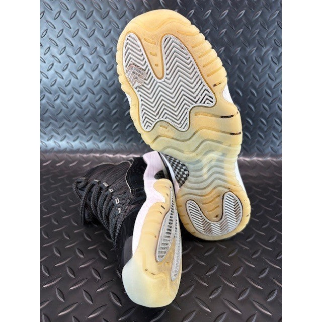 Jordan 11 Retro Jubilee GS Black White 378038-011 Womens sneakers size 8.5 or 7Y9