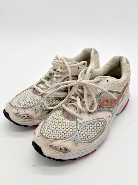 Saucony running shoes sneakers style 1893-3 off-white with pink1
