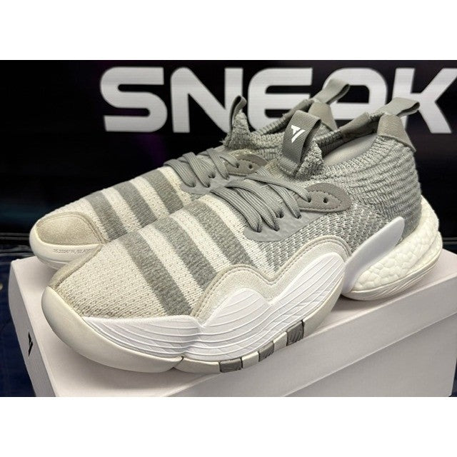 Adidas Trae Young 2.0 Grey Moon H03842 Mens Basketball sneakers size 7.50