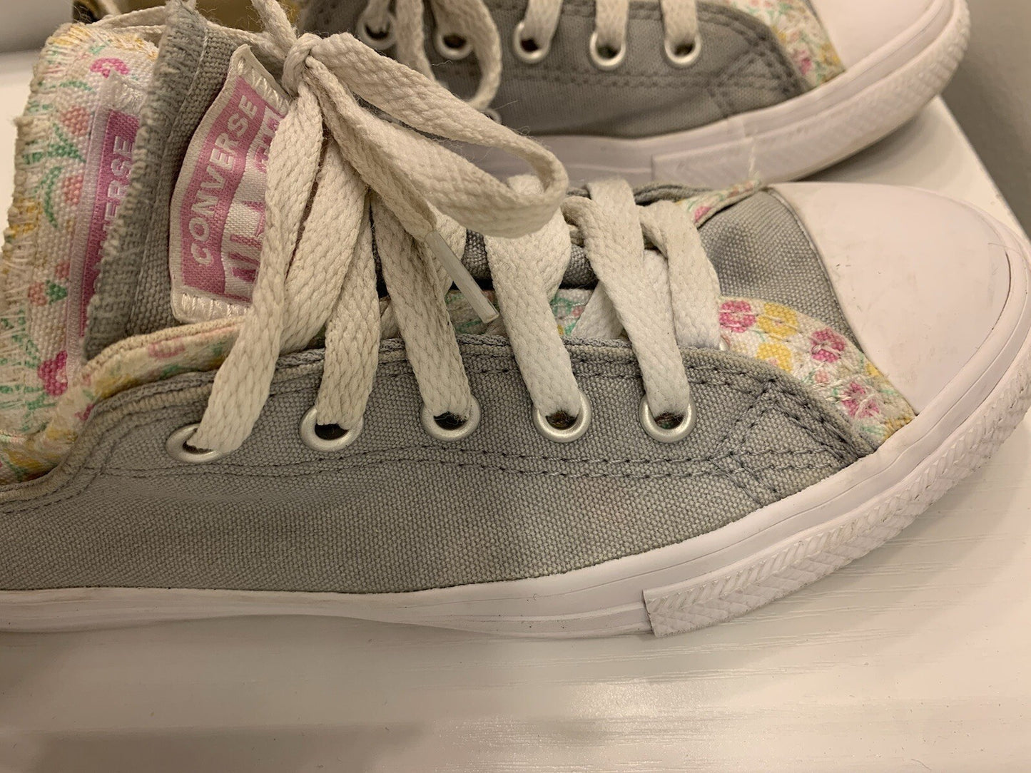Converse Floral Gray Size 3 Women Girls Casual Low Top11