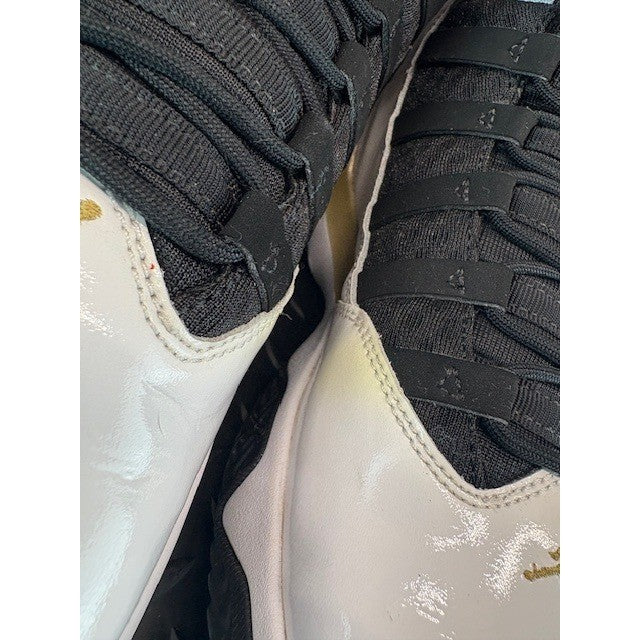 Air Jordan Max Aura GS Golden Knights CQ9544-100 Womens sneakers size 8.5 or 7Y6