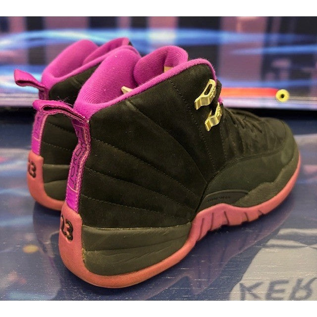 Jordan 12 Retro Hyper Violet Black 510815-018 Youth Sneakers size 8.5Y2