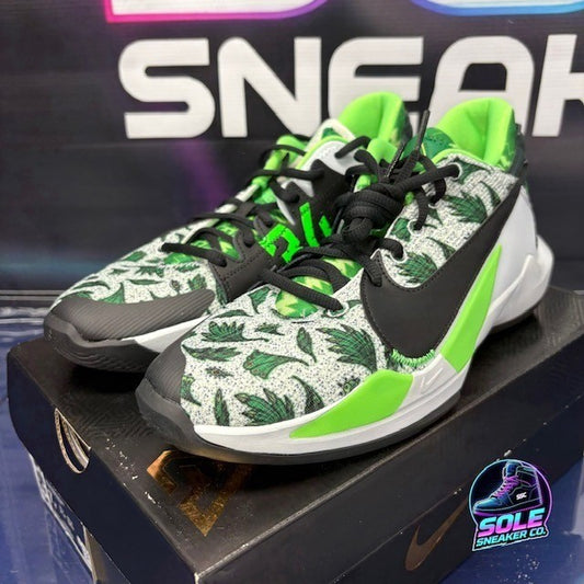Nike Freak 2 Pure Platinum Black Pine Green CN8575-002 Youth sneakers size 7Y0