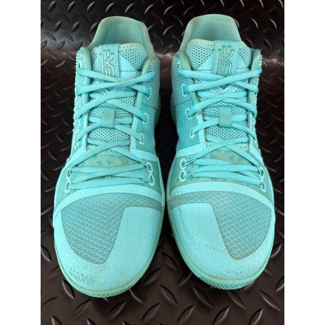 Nike Kyrie 3 Aqua Light Blue 859466-401 Mens sneakers size 7 or Youth 7Y4